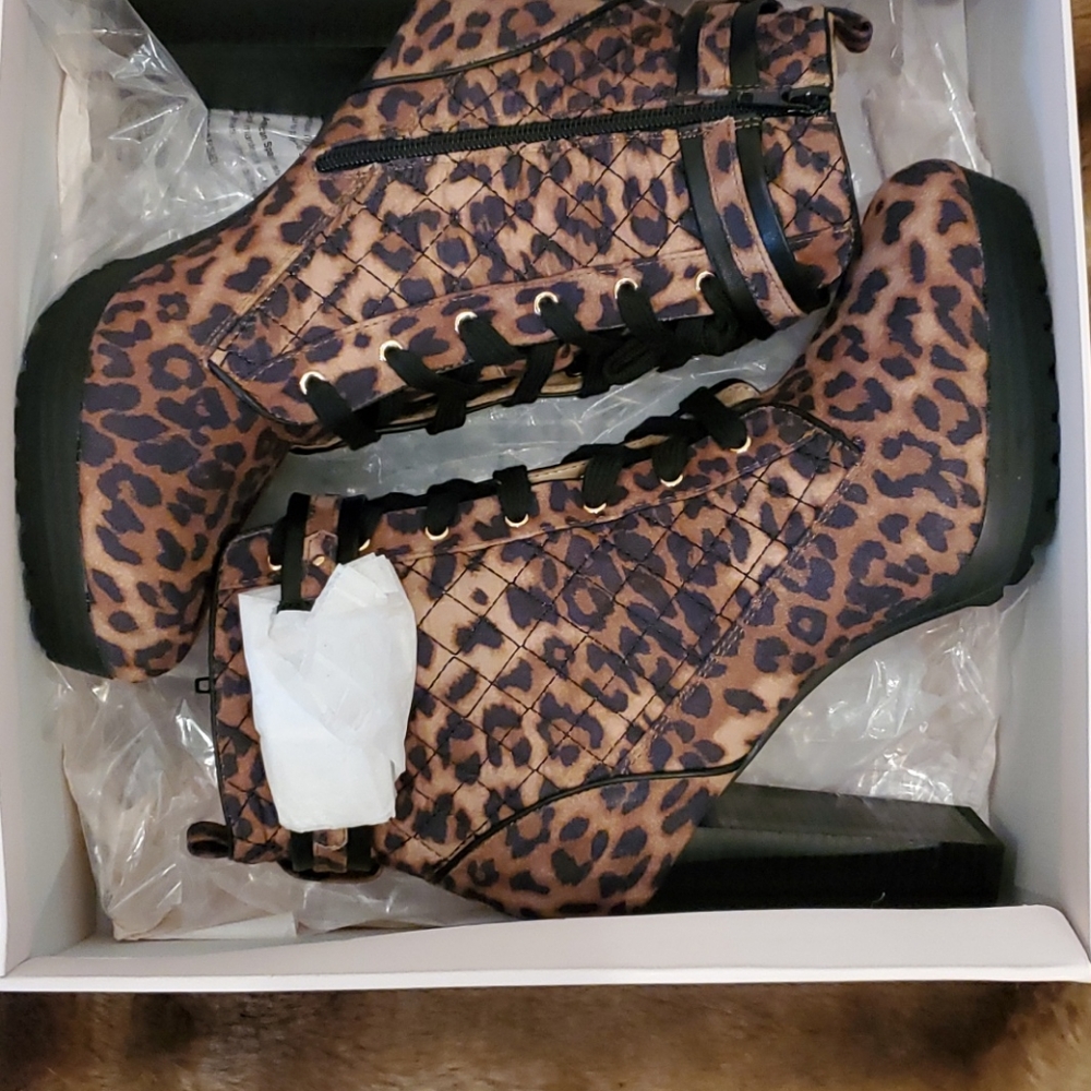 Heeled booties